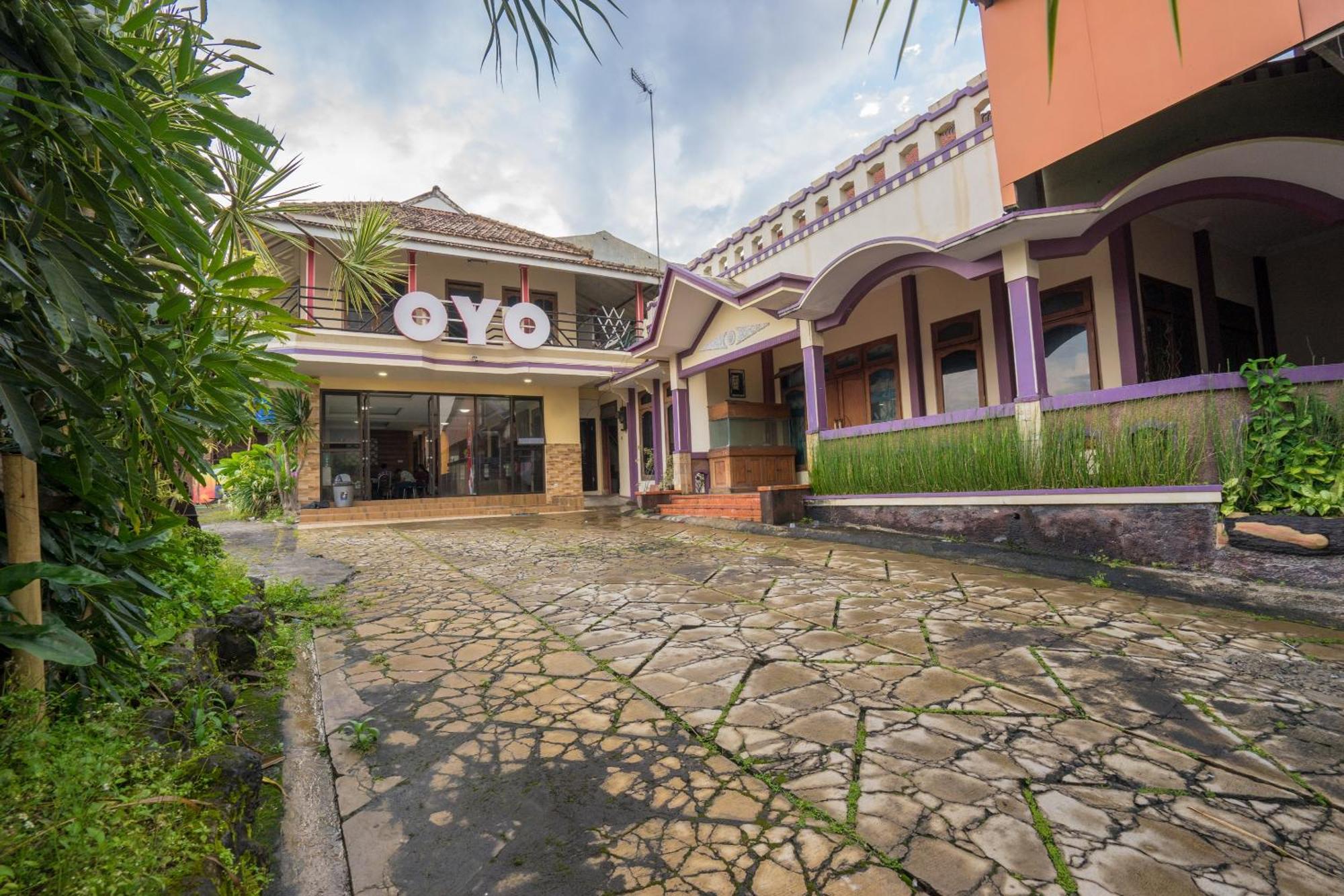 OYO 564 Bunga Matahari Guest House And Hotel Batu  Bagian luar foto