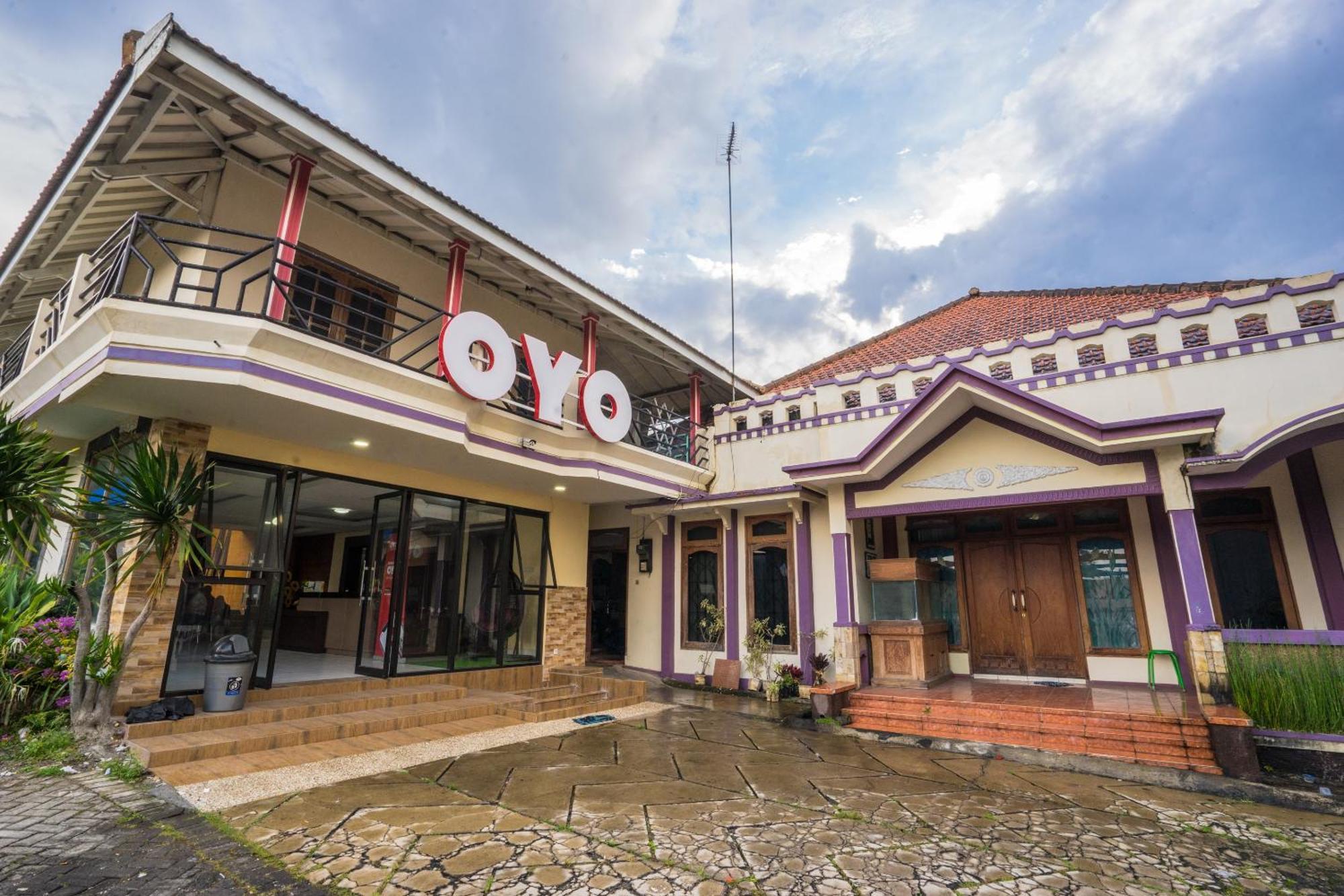 OYO 564 Bunga Matahari Guest House And Hotel Batu  Bagian luar foto